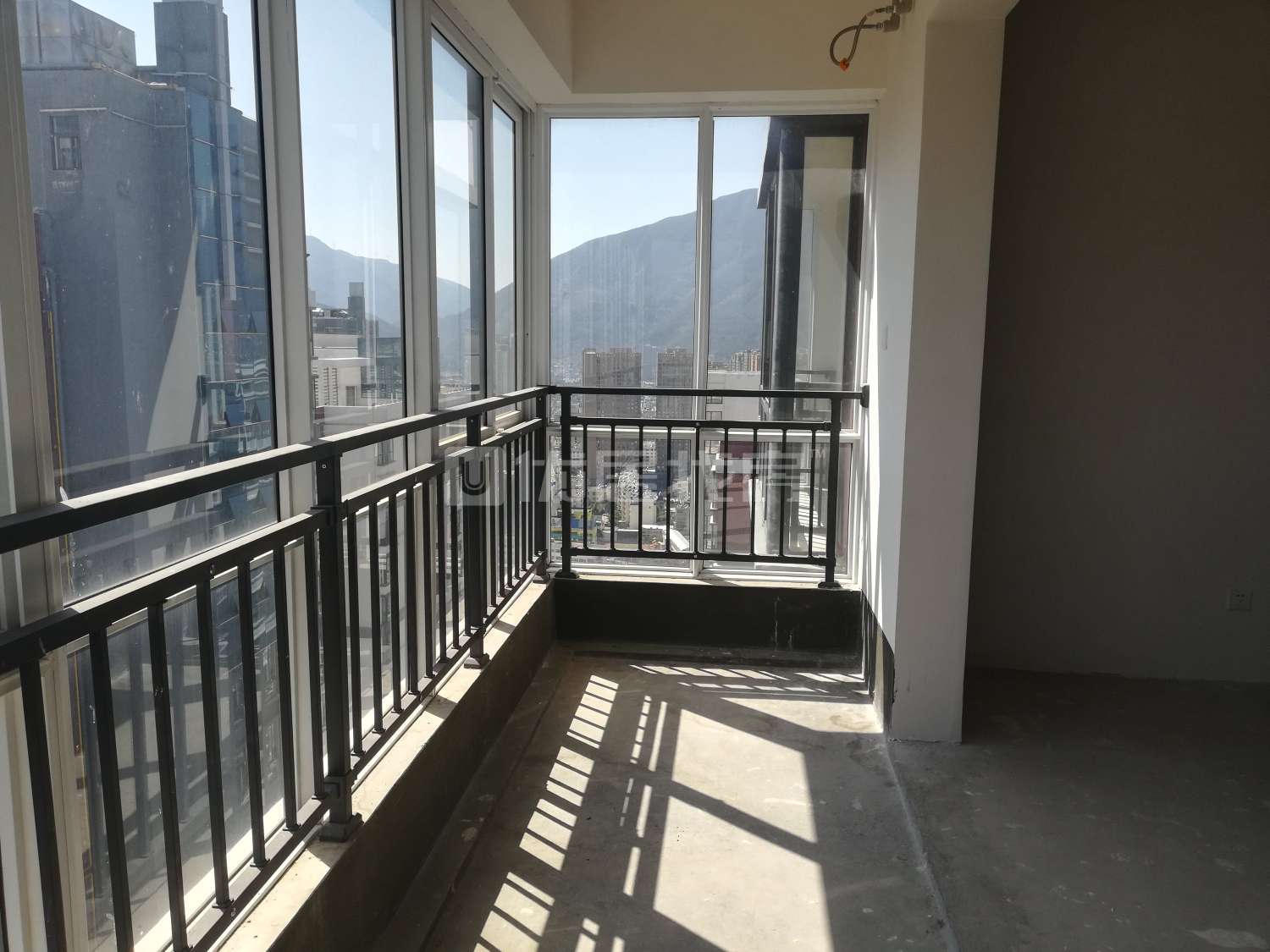 市中心大理十畝云台毛坯四房出售
